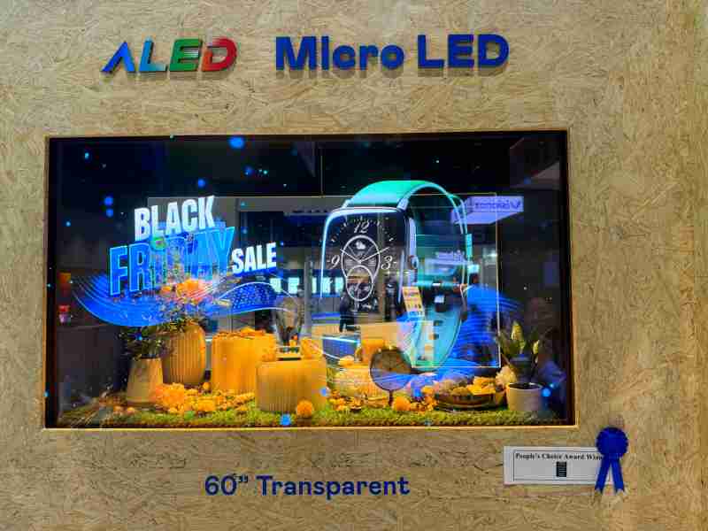Wepay60吋高透明度Micro LED显示器获”最佳Micro LED技术应用奖”，，，，将Micro LED面板透明化之设计特性极致发挥，，以可扩展性无缝拼接技术打造，，，，具备600 nits全画面亮度、、、、大于60%穿透率及超过NTSC 110%的优异广色域表现，，可依需求灵活应用于各种场域